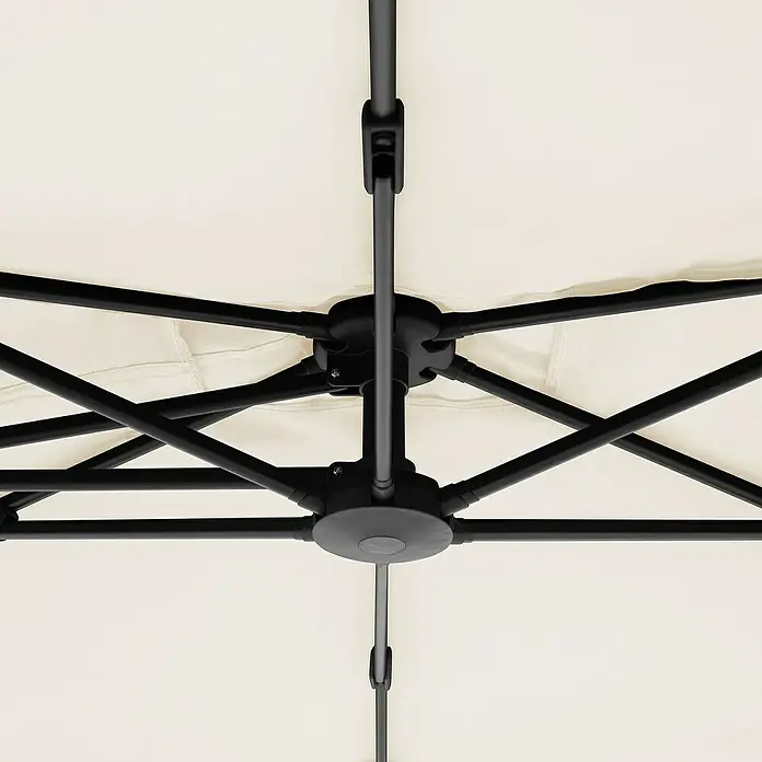 Doppler Active Ampelschirm Side City - Natur, Bespannungsmaß (L x B): 240 x 135 cm - Detailaufnahme des robusten Metallrahmens eines Pavillons mit cremefarbenem Stoffdach.