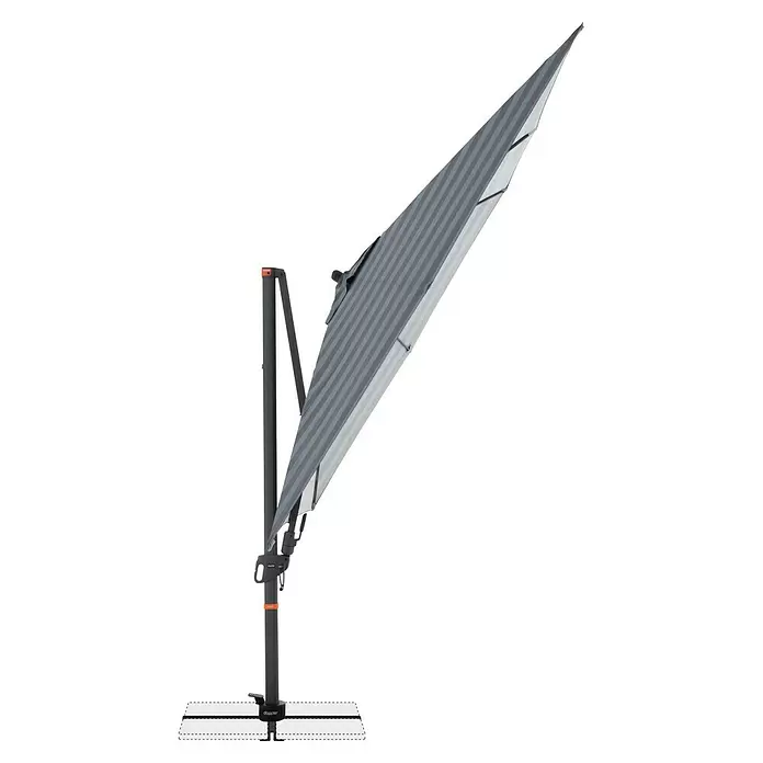 Doppler Ampelschirm myZone AX - Blockstreifen Anthrazit, Bespannungsmaß (L x B): 280 x 280 cm - Großer, geneigter Freiarmschirm mit grau-weiß gestreiftem Bezug auf dunkelgrauem Mast und Sockel.