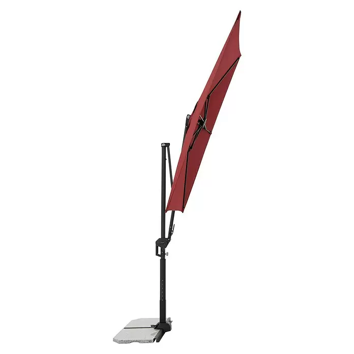 Doppler Active Ampelschirm Side City - Rot, Bespannungsmaß (L x B): 240 x 135 cm - Roter Freiarmschirm mit schwarzem Gestell und hellgrauem Fuß, zum Schatten spenden geneigt.