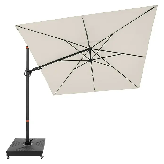 Doppler Ampelschirm myZone AX - Natur, Bespannungsmaß (L x B): 280 x 280 cm - Eine Nahaufnahme eines quadratischen, freitragenden Sonnenschirms in hellem Beige mit einem dunklen Ständer und Speichen auf einem schwarzen Hintergrund.