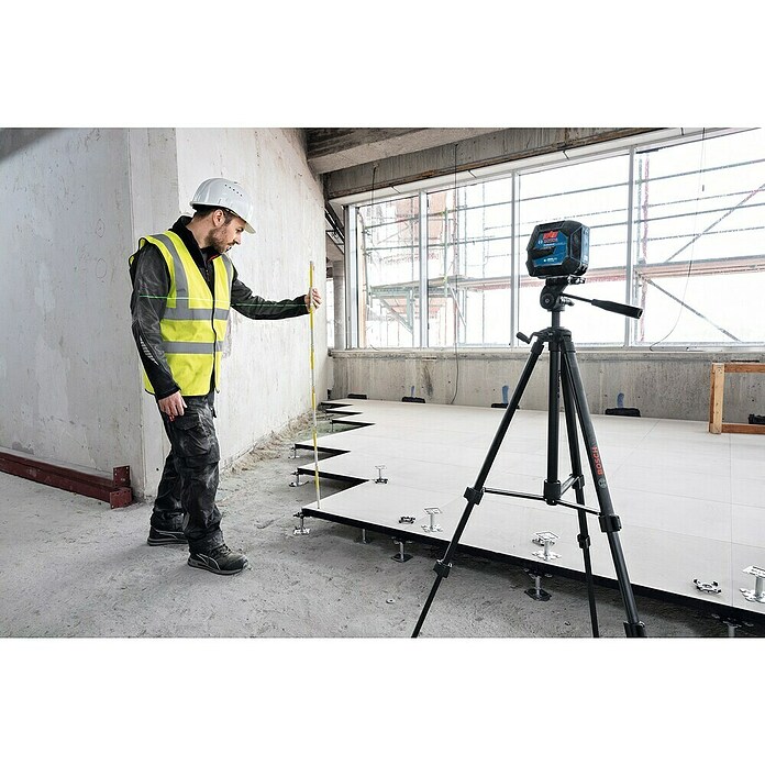 Bosch Professional Linienlaser GLL 20-22 G (Max. Arbeitsbereich: 20 m, Nivellierbereich: ± 0,3 mm/m, 5 -tlg.) | BAUHAUS