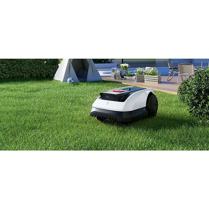 Ecovacs Goat Mähroboter O800 RTK - 800 m², Schnittbreite: 22 cm, Satellitengestützte Navigation, RTK - Ein moderner, selbstfahrender Rasenmäher von Einhell, Modell FREELEXO CAM 500, auf einem gepflegten Rasen mit Gartenkulisse.
