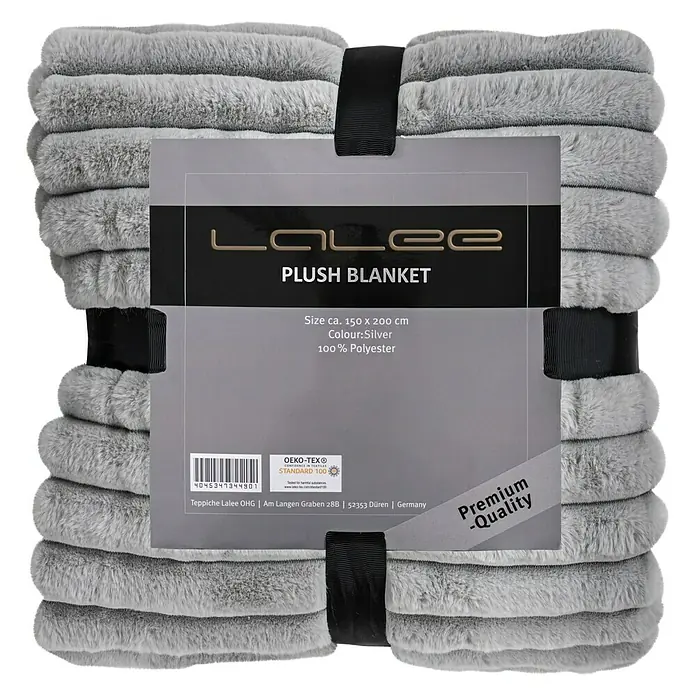 Decke Plush - Silber, 200 x 150 cm, 100 % Polyester - Weiche, graue Kuscheldecke von Lalee, verpackt mit schwarzem Band und Etikett, das die Größe und Materialzusammensetzung angibt.
