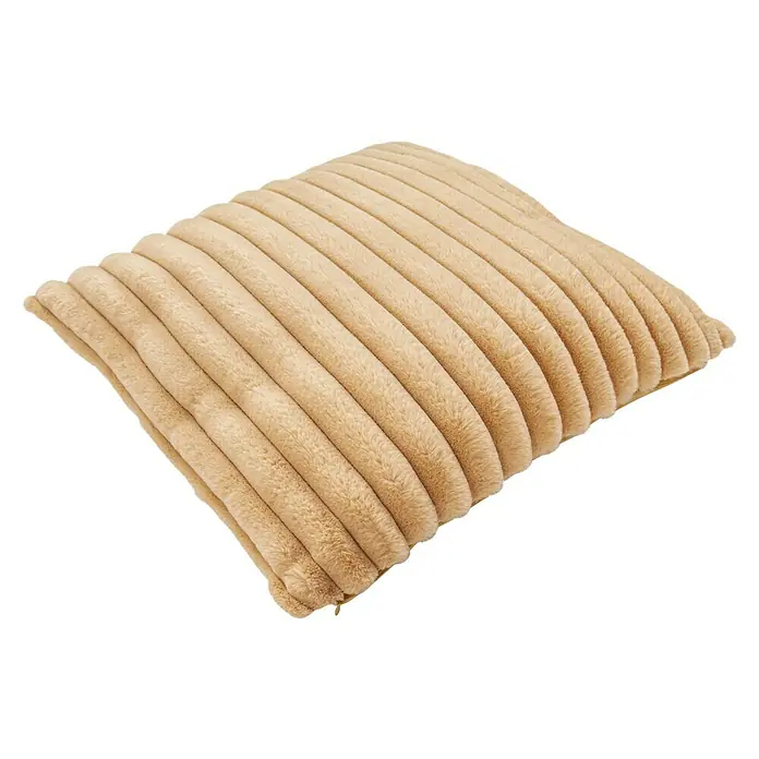 Kissen Plush - Peach, 45 x 45 cm, 100 % Polyester - Beige Cordkissen mit parallelen Rippen, weiche Textur. Ideal für Sofa, Sessel oder Bett.