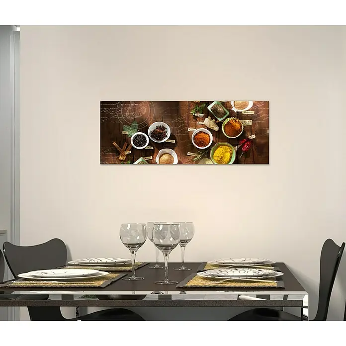 Glasbild - Various Spiecery, B x H: 80 x 30 cm - Ein Wandbild mit Gewürzen über einem Esstisch, das eine warme und einladende Atmosphäre für Mahlzeiten schafft.