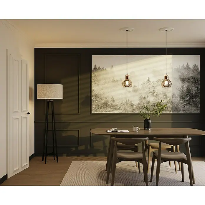 Nmc Decoflair Rosette B15 - Durchmesser: 255 mm, Expandiertes Polystyrol (EPS), Weiß - Ein elegantes Esszimmer mit einem Holztisch, Stühlen und zwei Pendelleuchten, die eine warme Atmosphäre schaffen. Eine Stehlampe und ein großes Bild vervollständigen den Raum.
