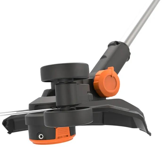 Worx PowerShare 20V Akku-Rasentrimmer WG173E.9 - 20 V, Li-Ionen, Ohne Akku, Schnittbreite Faden: 33 cm - Nahaufnahme eines Rasentrimmers mit Rädern, der für präzises Kantenschneiden und Trimmen in Gärten konzipiert ist.