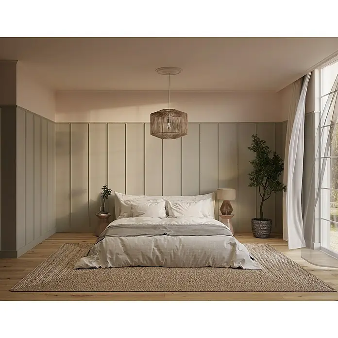 Nmc Decoflair Rosette B23 - Durchmesser: 420 mm, Expandiertes Polystyrol (EPS), Weiß - Einladendes Schlafzimmer mit großem Bett, weicher Bettwäsche und dekorativer Pendelleuchte, die eine gemütliche Atmosphäre schafft.
