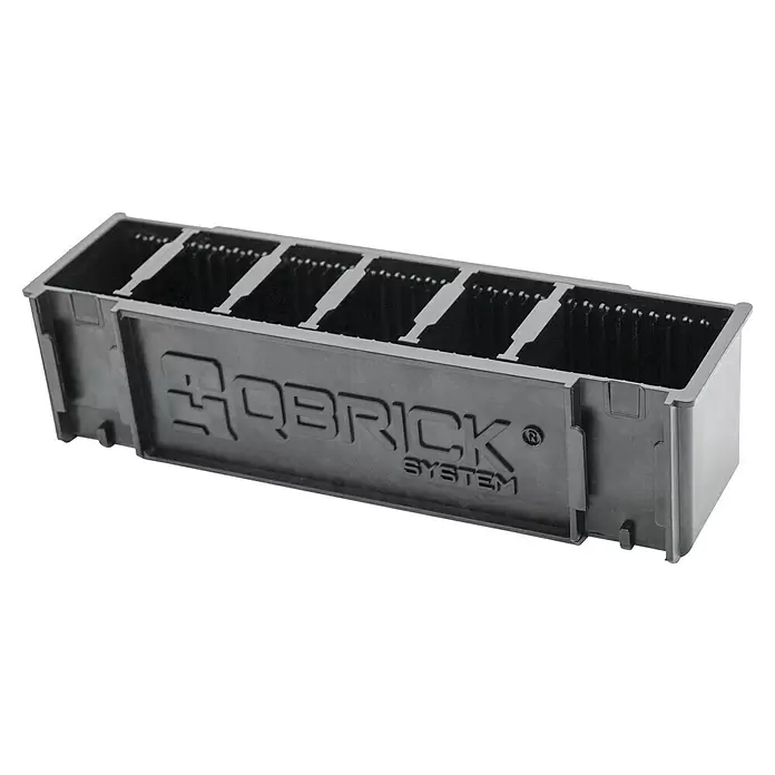 Qbrick System Kleinteileeinsatz - L x B x H: 27,5 x 8,5 x 7 cm, Polypropylen - Dunkelgraue Kunststoff-Organisationsbox mit mehreren Fächern und geprägtem 'QBRICK SYSTEM' Logo.