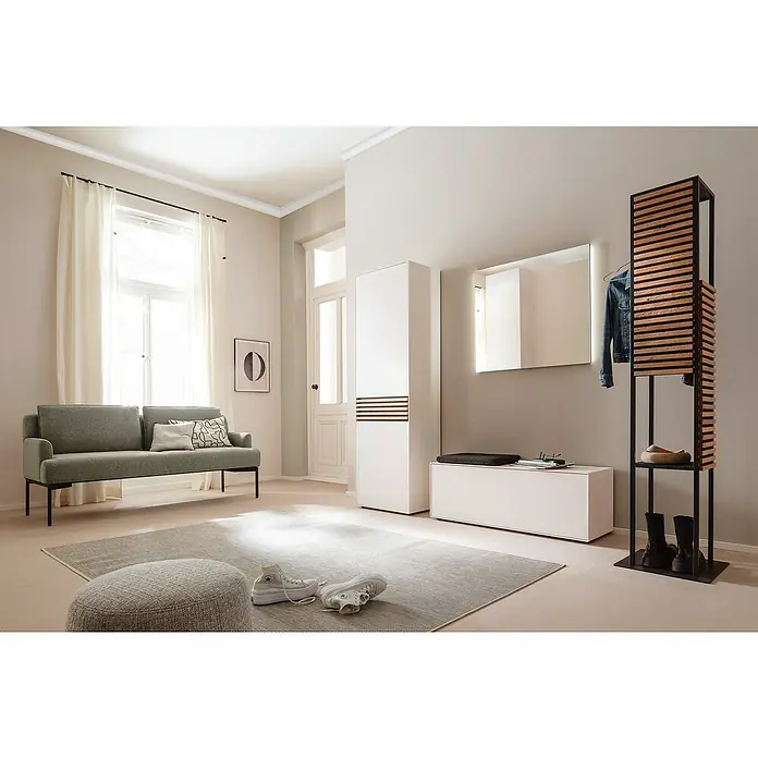 SCHÖNER WOHNEN-Kollektion Sockelleiste Modern 5 - 200 cm x 58 mm x 13 mm - Modernes Interieur mit Garderobe, Bank und Spiegel. Helle Farben und ein stilvolles Design schaffen eine einladende Atmosphäre.