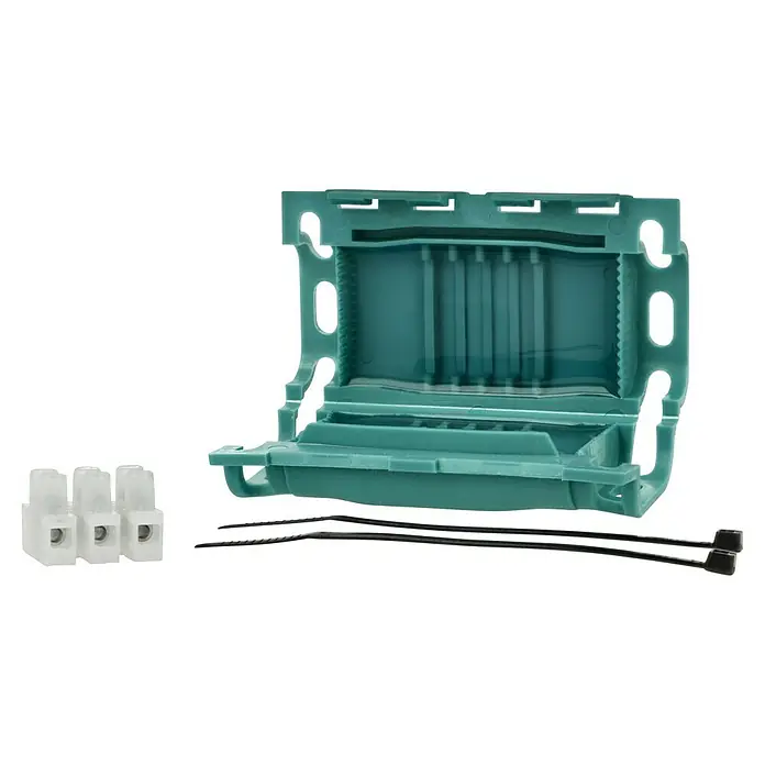 HellermannTyton Gelmuffe - Geeignet für: 3 x 0,5 bis 3 x 2,5 mm² - Ein grüner Verteilerkasten mit weißen Klemmen und Kabelbindern, ideal für Elektroinstallationen und sichere Verbindungen.