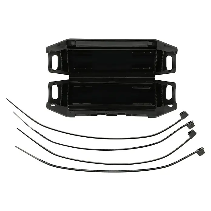 Gelmuffe - Passend für: Kabel 7-16 mm² - Eine offene, schwarze Kabelbox mit einigen Kabelbindern, die zur Befestigung von Kabeln verwendet werden, im Querformat.