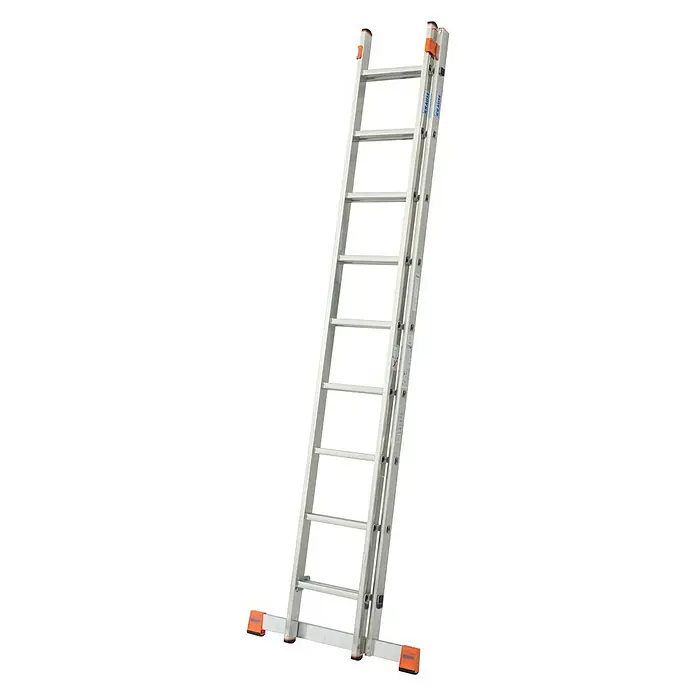 Krause Monto Schiebeleiter Fabilo - Anzahl Tritte: 18 Stk., Arbeitshöhe: 5,25 m, Aluminium - Das Bild zeigt eine silbergraue, ausziehbare Aluminiumleiter mit orangefarbenen Fuß- und Oberteilen vor einem neutralen Hintergrund.