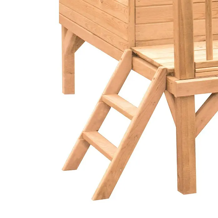 Soulet Caseta infantil Winny - L x An x Al: 155 x 175 x 210 cm, Madera, Natural - Vista detallada de una casita de juegos de madera con una pequeña escalera de madera que conduce a la entrada, hecha de madera clara sin tratar.