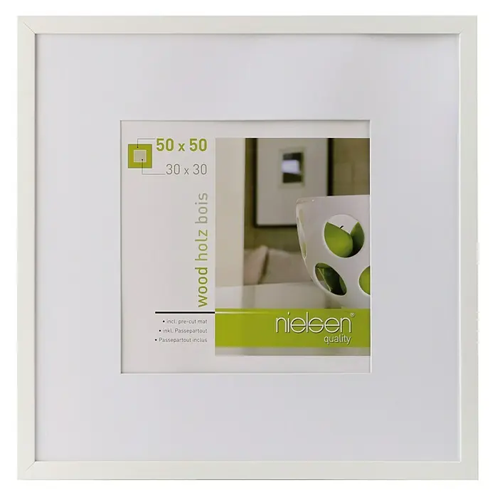 Nielsen Holzrahmen Apollo - 50 x 50 cm, Weiß - Ein weißer Nielsen Holzbilderrahmen 50x50 cm mit Passepartout für ein Bild der Größe 30x30 cm. Der Rahmen ist schlicht und modern.