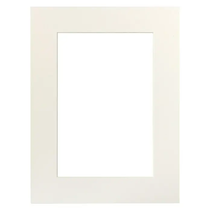 Nielsen Passepartout White Core - Porzellan, Bildformat: 20 x 30 cm, L x B: 30 x 40 cm - Elfenbeinfarbene Passepartout-Umrandung für ein gerahmtes Bild, die das Kunstwerk hervorhebt und ihm einen eleganten Look verleiht.