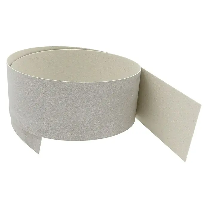 Kantoflex Umleimer 47082 Oxid - L x H: 65 x 4,4 cm, 2 Stk. - Das Bild zeigt eine Rolle graues Filzband, das sich aufrollt und eine Textur erkennen lässt. Ideal für Bastelarbeiten und Abdichtungen.