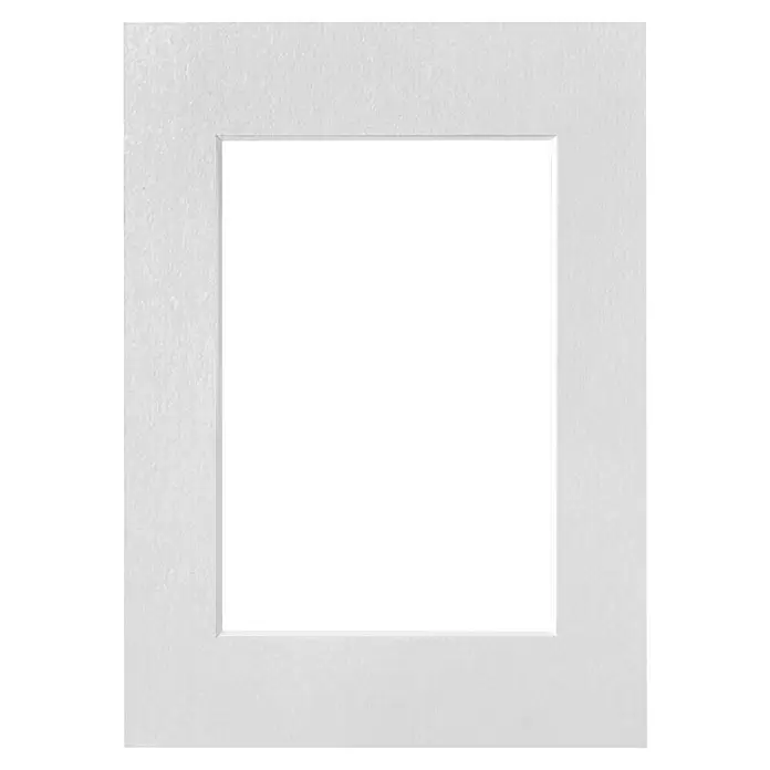 Nielsen Passepartout - 13 x 18 cm, Wachsgrau, Bildformat: 9 x 13 cm - Weißer, texturierter Bilderrahmen mit rechteckigem Ausschnitt.