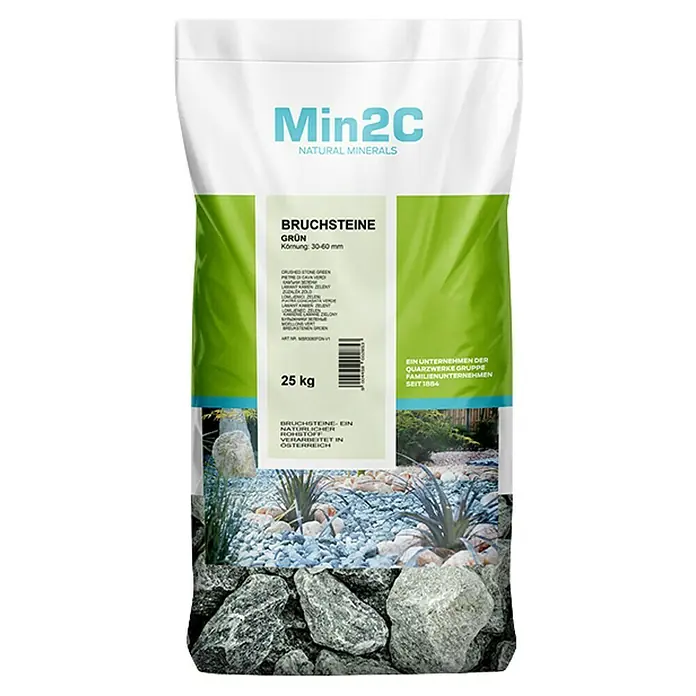 Min2C Bruchsteine - Alpengrün, Körnung: 30 mm - 60 mm, 25 kg - Abbildung einer Verpackung Min2C Bruchsteine Grün, Naturmineralien, Körnung 30-60 mm, 25 kg. Ein Unternehmen der Quarzwerke Gruppe seit 1884.