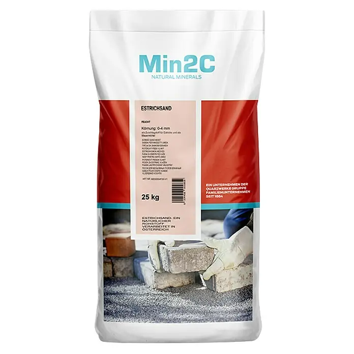 Min2C Estrichsand - 25 kg, Körnung: 0 mm - 4 mm - Abbildung eines Sandsacks Min2C Estrichsand, eines natürlichen mineralischen Baustoffs für verschiedene Bauanwendungen.