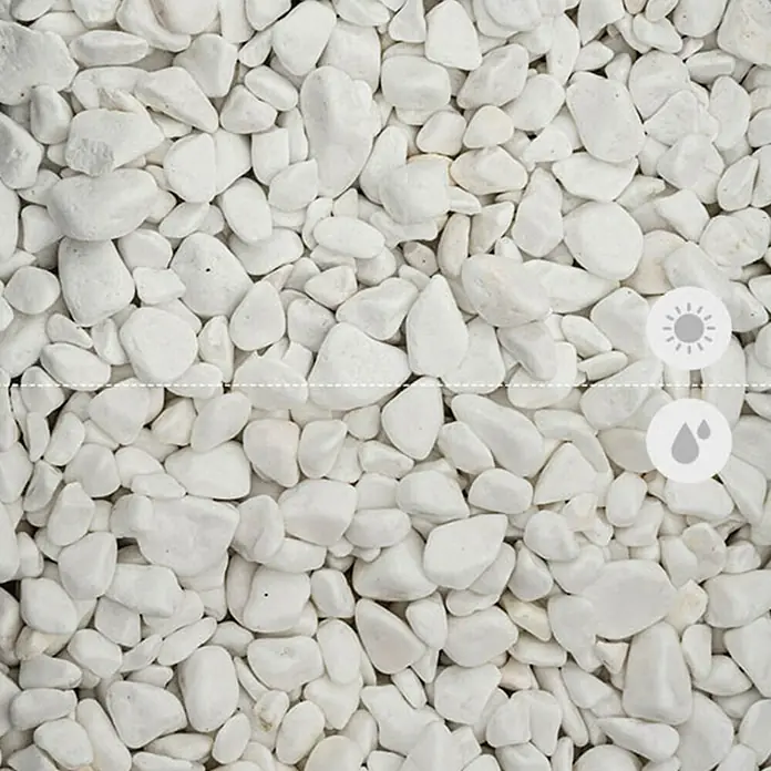 Min2C Marmorkiesel - Schneeweiß, Körnung: 15 mm - 25 mm, 25 kg - Nahaufnahme von weißen Zierkieseln, ideal für die Gartengestaltung und als dekoratives Element im Innenbereich. Vielseitig und stilvoll.