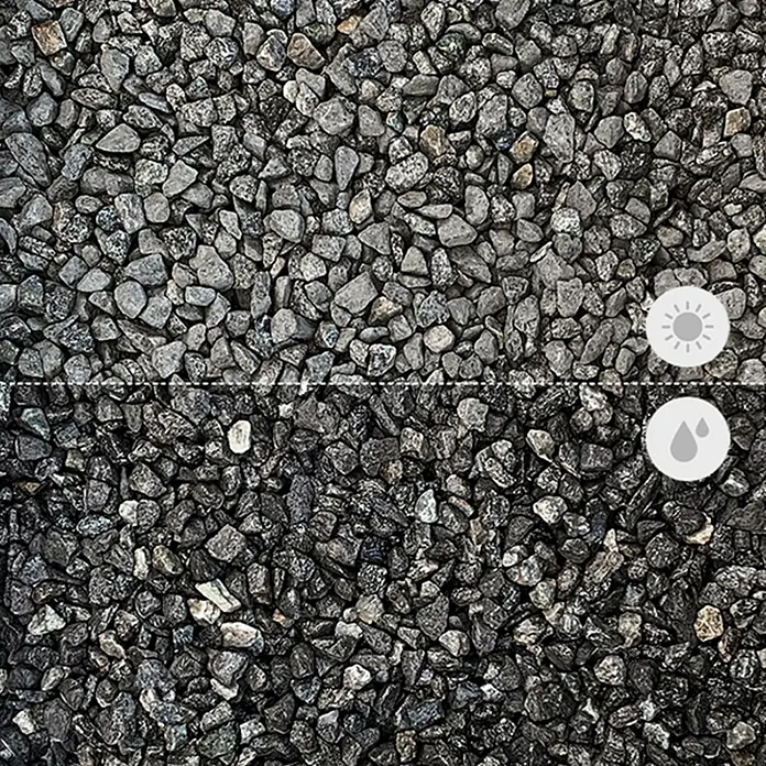 Min2C Basaltsplitt - Schwarz, Körnung: 8 mm - 12 mm, 25 kg - Bild von trockenem und nassem Ziersplitt. Der Splitt verändert seine Farbe, wenn er nass ist und wird dunkler.