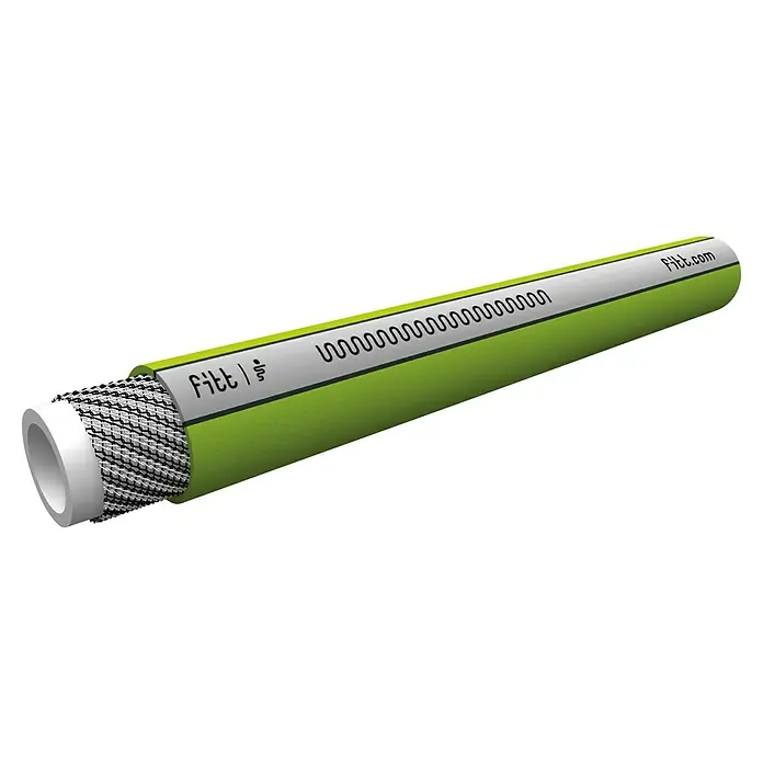 Fitt Gartenschlauch - Länge: 20 m, Schlauchdurchmesser: 13 mm - Abbildung eines FITT-Wasserschlauchs. Der Schlauch ist grün und hat eine graue Linie mit dem Schriftzug "FITT" und einer Wellenlinie.