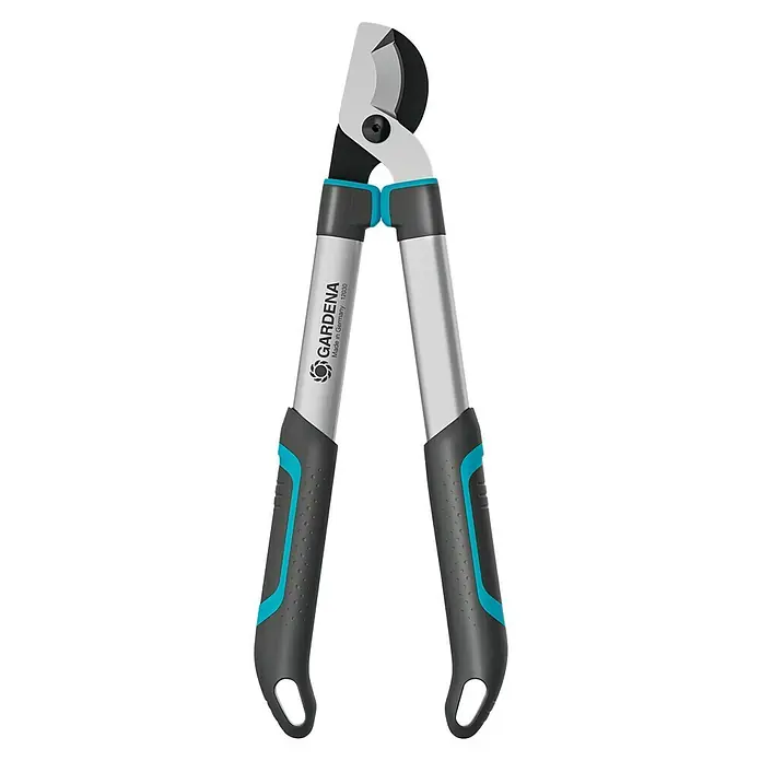 Gardena EasyCut Astschere S - Länge: 500 mm - Abgebildete Gardena Astschere mit grau-schwarzen Griffen und blau akzentuierten Griffen. Präzisionswerkzeug für den Garteneinsatz.