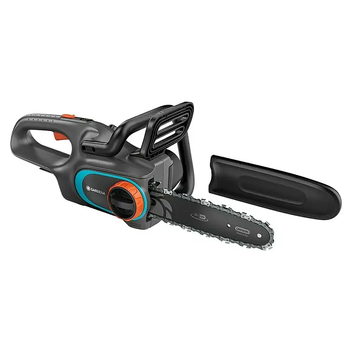 Gardena Power for All 18V Akku-Kettensäge PowerSaw 250/18V - 18 V, Ohne Akku, Schwertlänge: 25 cm - Gardena Akku-Kettensäge mit Schutzabdeckung. Das Gerät ist ideal für Baumschnittarbeiten und wird mit einem leistungsstarken Akku betrieben.