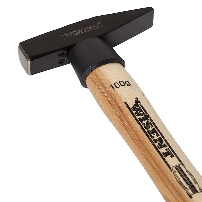 Wisent Schlosserhammer - 100 g, Holz Hickory - Nahaufnahme eines WISENT Schlosserhammers mit Holzgriff.