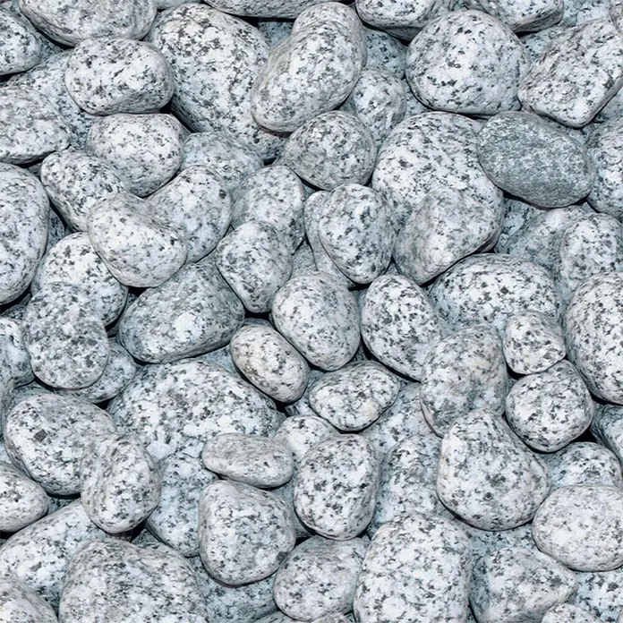 Hamann Mercatus Granitkiesel - Grau, Körnung: 25 mm - 40 mm, 25 kg - Nahaufnahme von polierten, weißen Granitkieseln, ideal für die Gartengestaltung und als dekoratives Element.