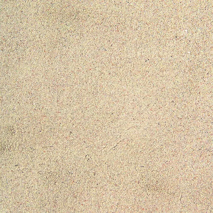 Hamann Mercatus Quarzsand - Natur, Körnung: 0,1 mm - 0,4 mm, 25 kg - Nahaufnahme von feinem, beigefarbenem Sand, der eine gleichmäßige Textur und natürliche Farbvariationen aufweist. Ideal für Hintergründe und Texturen.