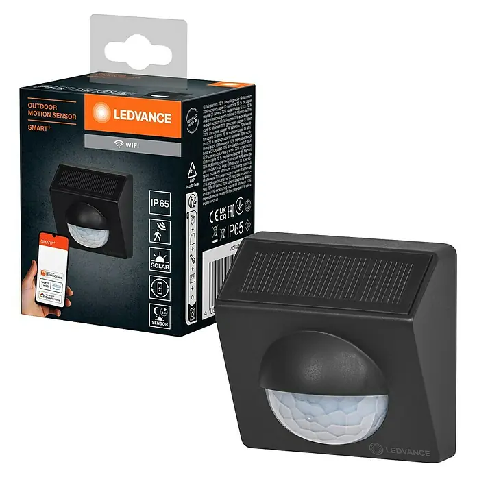 Ledvance Smart+ WiFi Bewegungsmelder - Schwarz, Reichweite ca.: 9 m - Das Bild zeigt eine LEDVANCE Outdoor Motion Sensor Smart+ Leuchte mit Solarpanel, verpackt und freistehend.