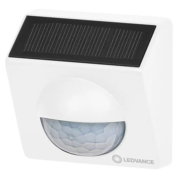 Ledvance Smart+ WiFi Bewegungsmelder - Weiß, Reichweite ca.: 9 m - Das Bild zeigt eine LEDVANCE Solarleuchte für den Außenbereich mit Bewegungsmelder und Solarmodul zur Stromversorgung.