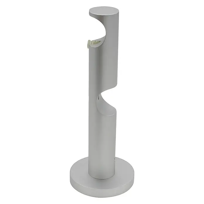 Expo Ambiente Doppelträger Track - Aluminium, Geeignet für: Gardinenstangen Ø 20 mm, Länge: 13,2 cm - Nahaufnahme einer silbernen Gardinenstangenhalterung, die ein schlankes und modernes Design aufweist.