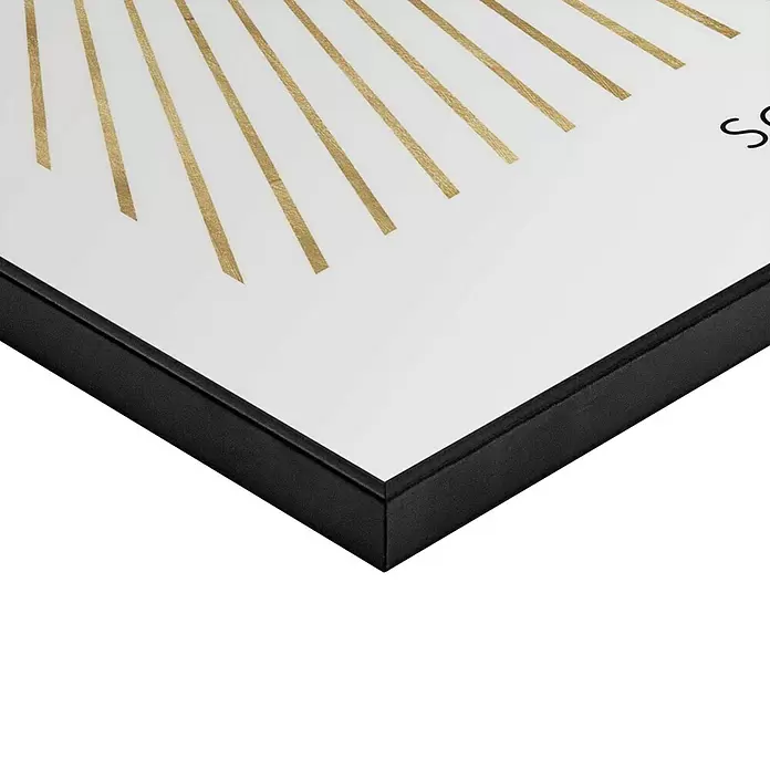 Reinders Bild Slim Frame Black - Sun, B x H: 40 x 50 cm - Schwarz gerahmtes Bild mit weißem Passepartout, goldfarbenen strahlenförmigen Streifen und Teil eines schwarzen 'S' auf weißem Hintergrund.