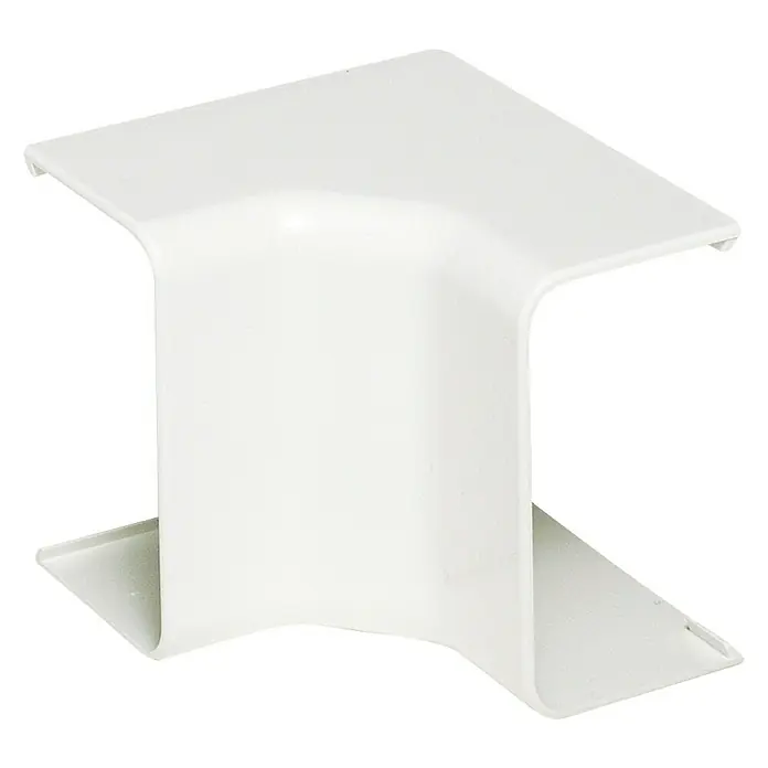 Legrand Ángulo interior clima 40 x 70 mm - Blanco - Imagen de un conducto de cable blanco en forma de L diseñado para gestionar cables y protegerlos de daños.