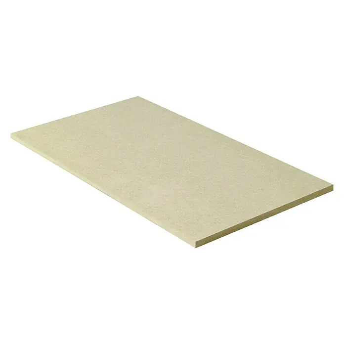 Euronit Placa de construcción Multiboard - 2,5 m x 60 cm x 6 mm - Primer plano de un tablero de MDF rectangular de color claro, ideal para proyectos de construcción y manualidades. El material promete una superficie lisa para diversos usos.