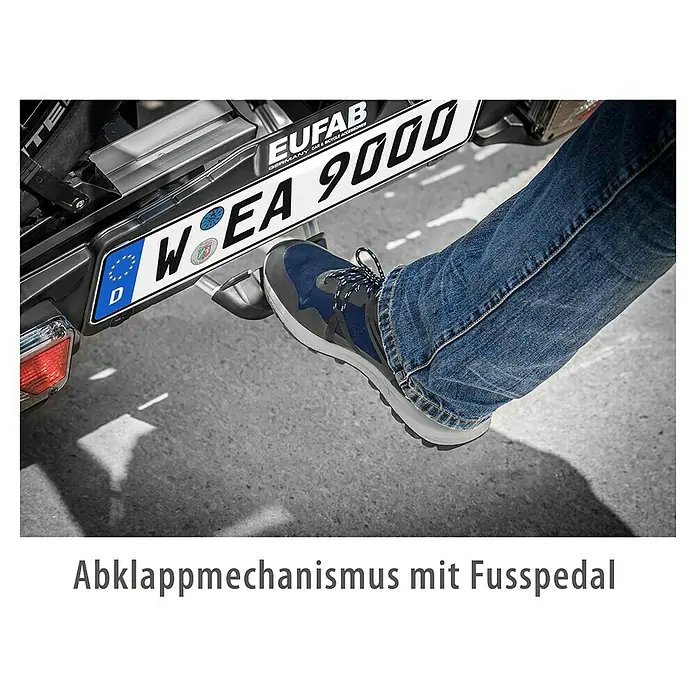 Eufab Fahrradträger Premium III - Geeignet für: 3 Fahrräder, Traglast: 60 kg - Das Bild zeigt einen EUFAB-Fahrradträger mit Fußpedal zur einfachen Bedienung. Praktische Lösung für den Transport.