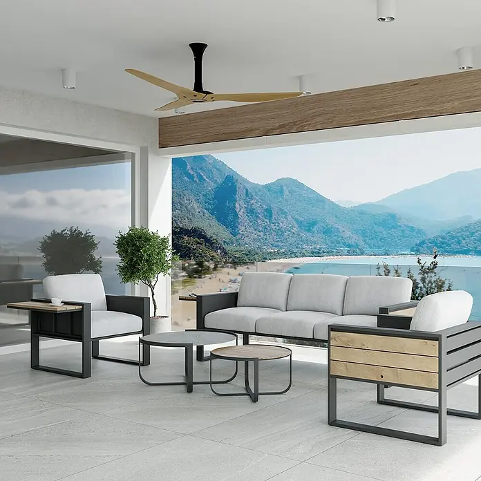 Kactus republic Conjunto de muebles Mónaco - 5 pzs., Aluminio/Teca, Antracita - Un moderno conjunto de salón para exteriores con sofá, sillones y mesa de centro en un patio con vistas al mar. La estructura es de metal oscuro.