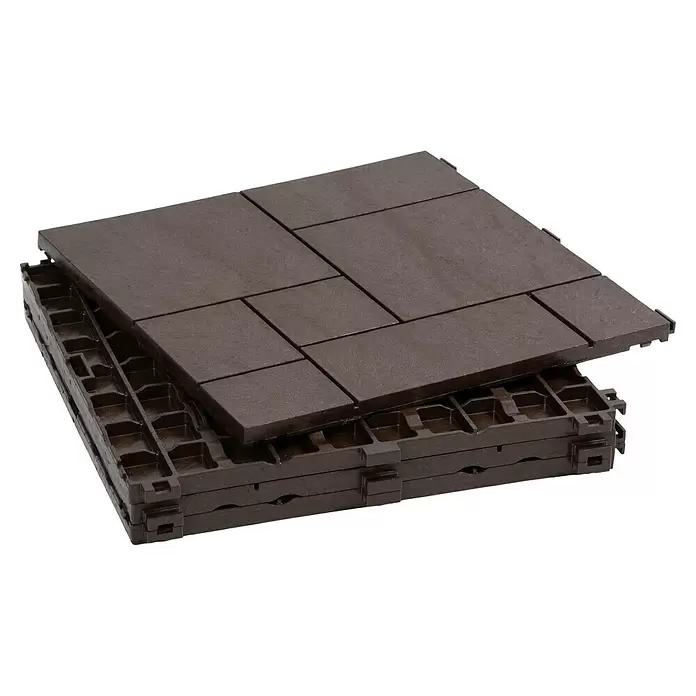 Klickfliese Mosaik - Kunststoff, 30 x 30 x 1,5 cm, Mocha, 6 Stk. - Dunkelbraune ineinandergreifende Terrassenfliesen, eine leicht angehoben, um die Gitterbasis für einfache Montage zu zeigen.