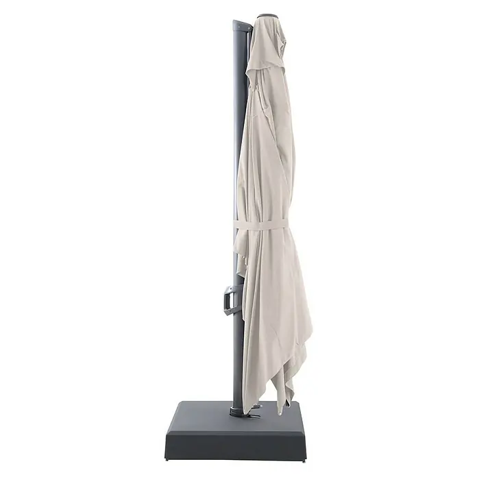 Sunfun Parasol de jardín Corfu - Crudo, 300 x 400 cm, Aluminio - Primer plano de una sombrilla beige cerrada con soporte y base gris, ideal para uso en exteriores y para proporcionar sombra.