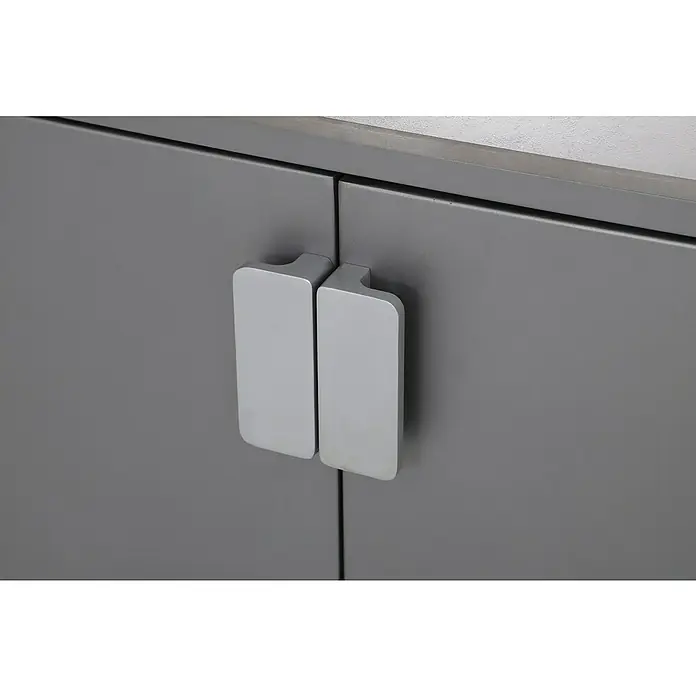 Sunfun Cocina exterior Kendra - Aluminio/Acero, Antracita - Primer plano de puertas de armarios grises con tiradores modernos plateados, que muestran un diseño elegante y minimalista.