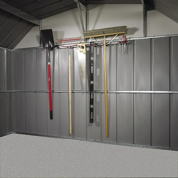 Spacemaker Werkzeugleiste - Stahl - Gerätehalterung an der Wand: Praktische Aufbewahrung von Schaufel, Rechen, Säge, Wasserwaage und Besen in einer Gerätehalterung an der Wand.