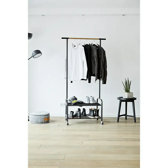 Store It Kleiderwagen Loft - L x B x H: 52,5 x 91,5 x 173 cm, Rollen, Metall - Schlichte Kleiderstange aus schwarzem Metall mit zwei Ablageflächen für Schuhe, die Ordnung und Stil in jeden Raum bringt.