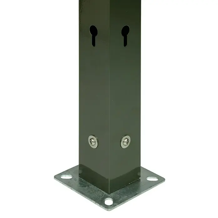 Videx Garden Pfosten - 6 x 6 x 190 cm, Passend für: Videx Garden Sichtschutzelemente Malmö, Stockholm & Öland Höhe 180 cm, Grau - Detailansicht eines grünen Vierkantpfostens mit Montageplatte, der Stabilität und Befestigung für verschiedene Anwendungen bietet.
