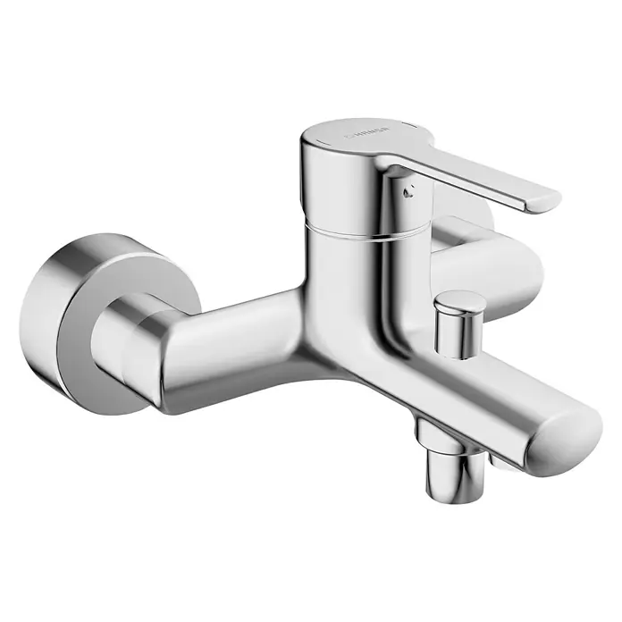 Hansa Ronda Badewannenarmatur - Ausladung Armatur: 163 mm, Chrom, Glänzend - Nahaufnahme einer glänzenden, silbernen HANSA Armatur für das Badezimmer, die an einer weißen Wand montiert ist.