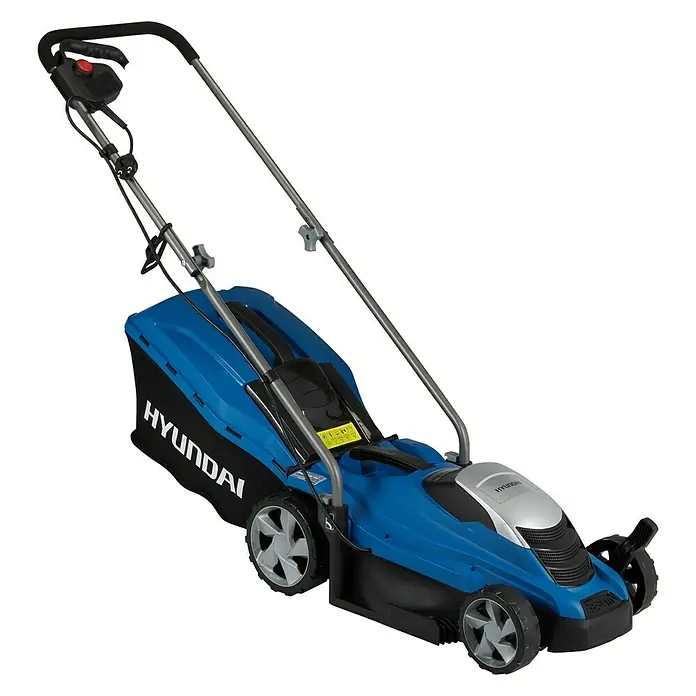 Hyundai Elektro-Rasenmäher LM3301E - 1.300 W, Schnittbreite: 33 cm - Blauer Hyundai Rasenmäher, ideal für kleine bis mittelgroße Gärten, mit leichtem Gehäuse und verstellbarem Griff.