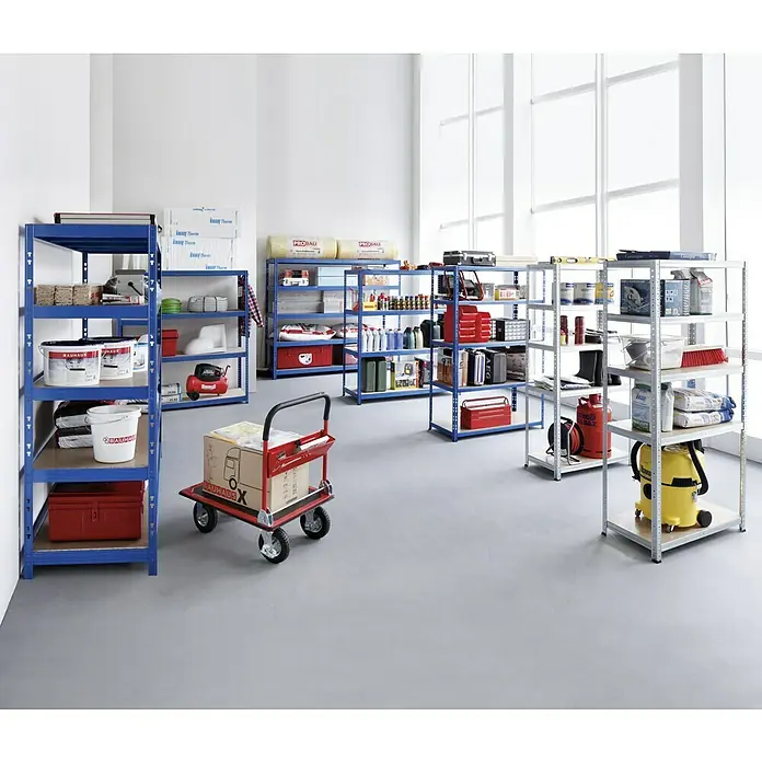 Regalux Estantería para cargas pesadas XXL - Al x An x Pr: 180 x 120 x 50 cm, Número de baldas: 4 ud., Inserción, Azul - Almacén con estanterías y un carro con herramientas y materiales de construcción.