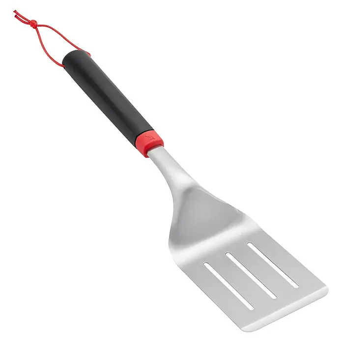 Weber Grillgutwender - Länge: 40,5 cm - Abgebildeter Küchenspatel mit schwarzem Griff und roten Akzenten, ideal zum Wenden und Servieren von Speisen.